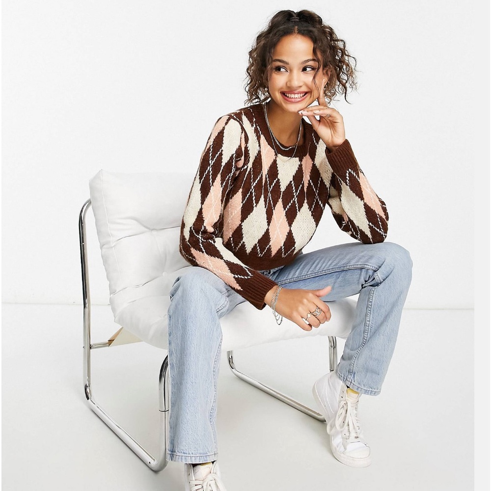 QED London Cropped Diamond Sweater